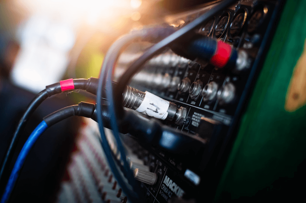 Why delayed sound come from mics